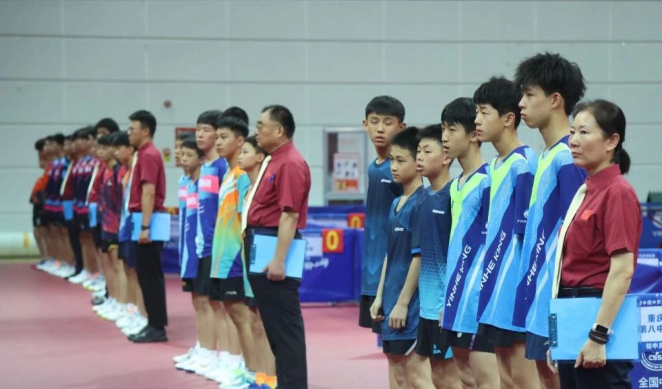 由中国学生 由中国学生