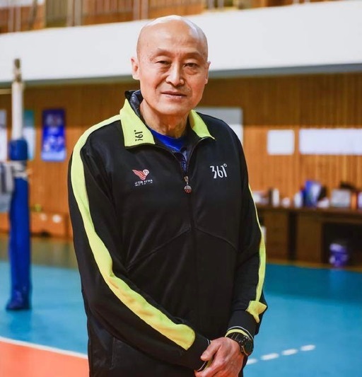 主攻轮休, 肯放权