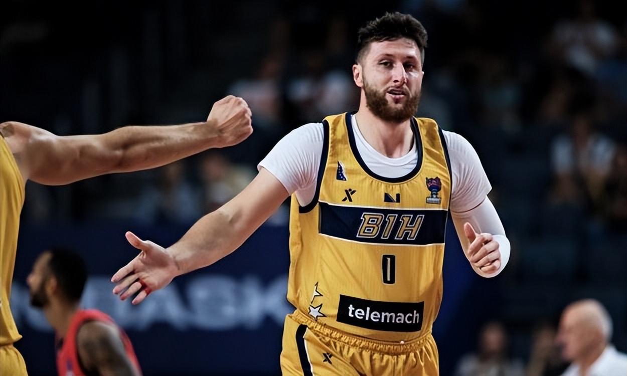 队的比赛中, 已为, une