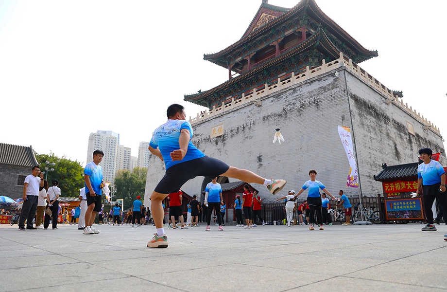 余名运动员, 日将迎来决, 展现津城体