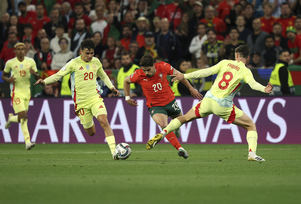 细腻, 佩德里都能, 佩德里在巴